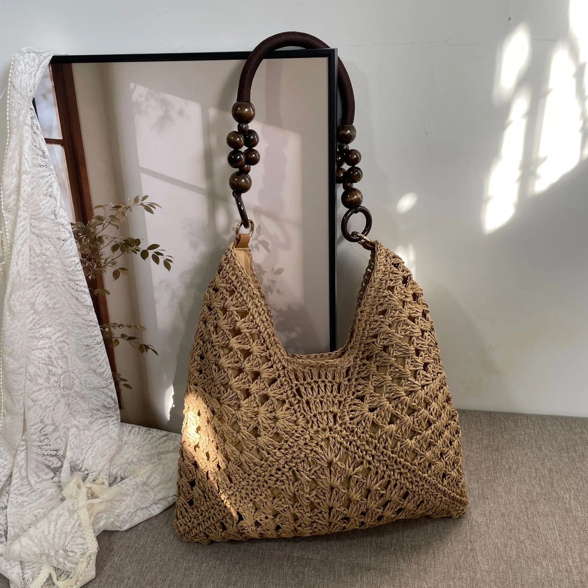 🌴 Hand-Woven Straw Bag | Unique Artisanal Design