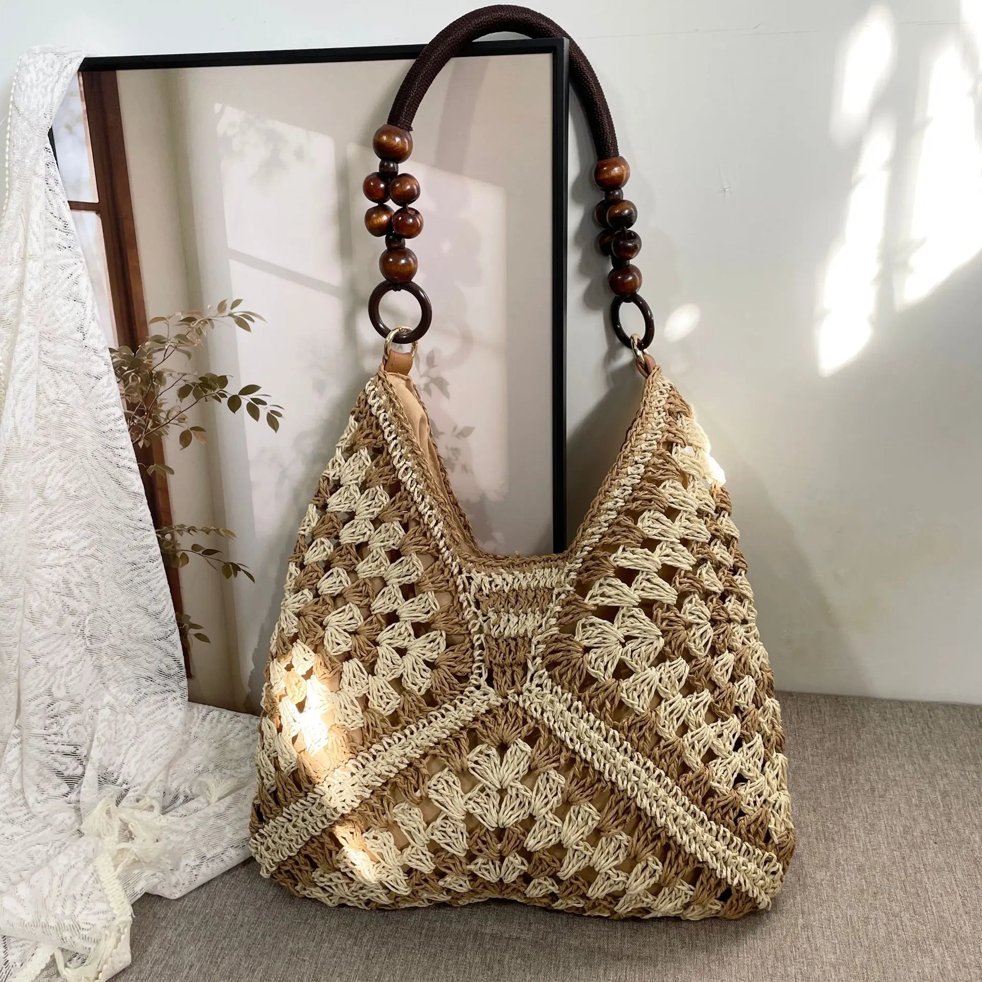 🌴 Hand-Woven Straw Bag | Unique Artisanal Design