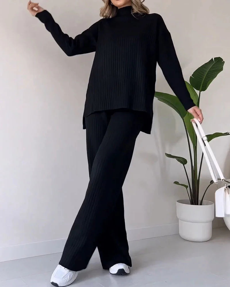 Stylish two-piece set with a slit for effortless casual style