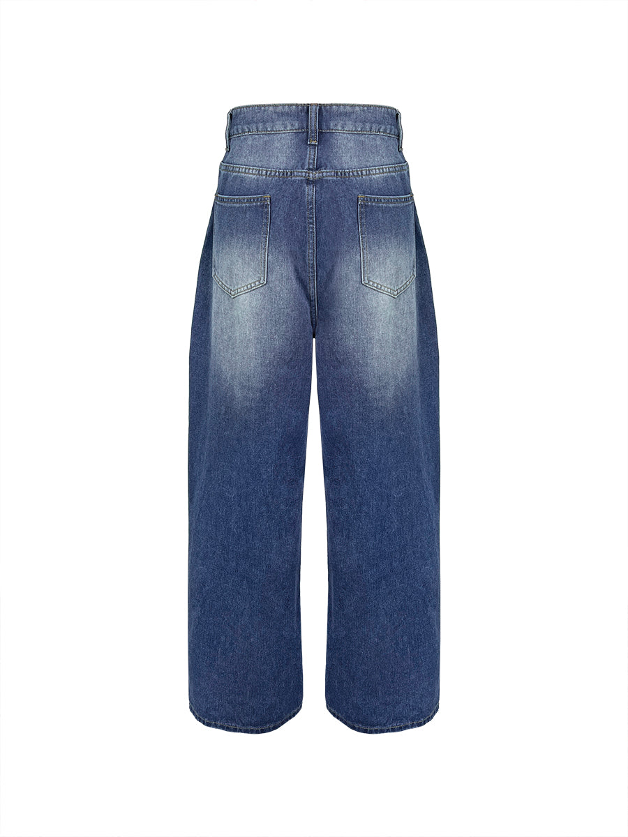 High-waisted, unbuttoned, geometric hollow-pocket jeans with split-seam detailing.