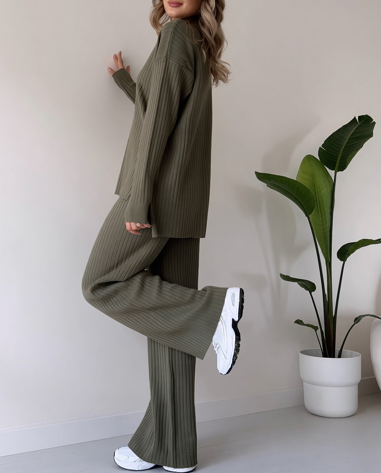 Stylish two-piece set with a slit for effortless casual style