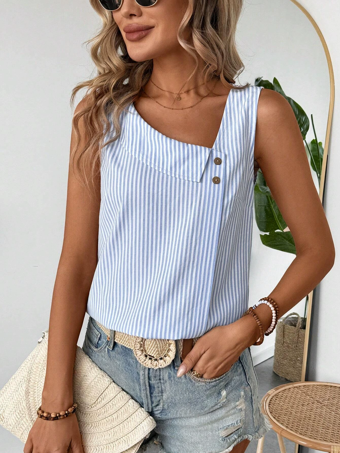 Women's Striped Tank Top – Elegant & Casual Sleeveless Top – Summer Beach T-Shirt