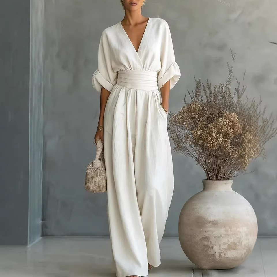 Elegant long dress for summer, suitable for banquets, weddings, and parties.