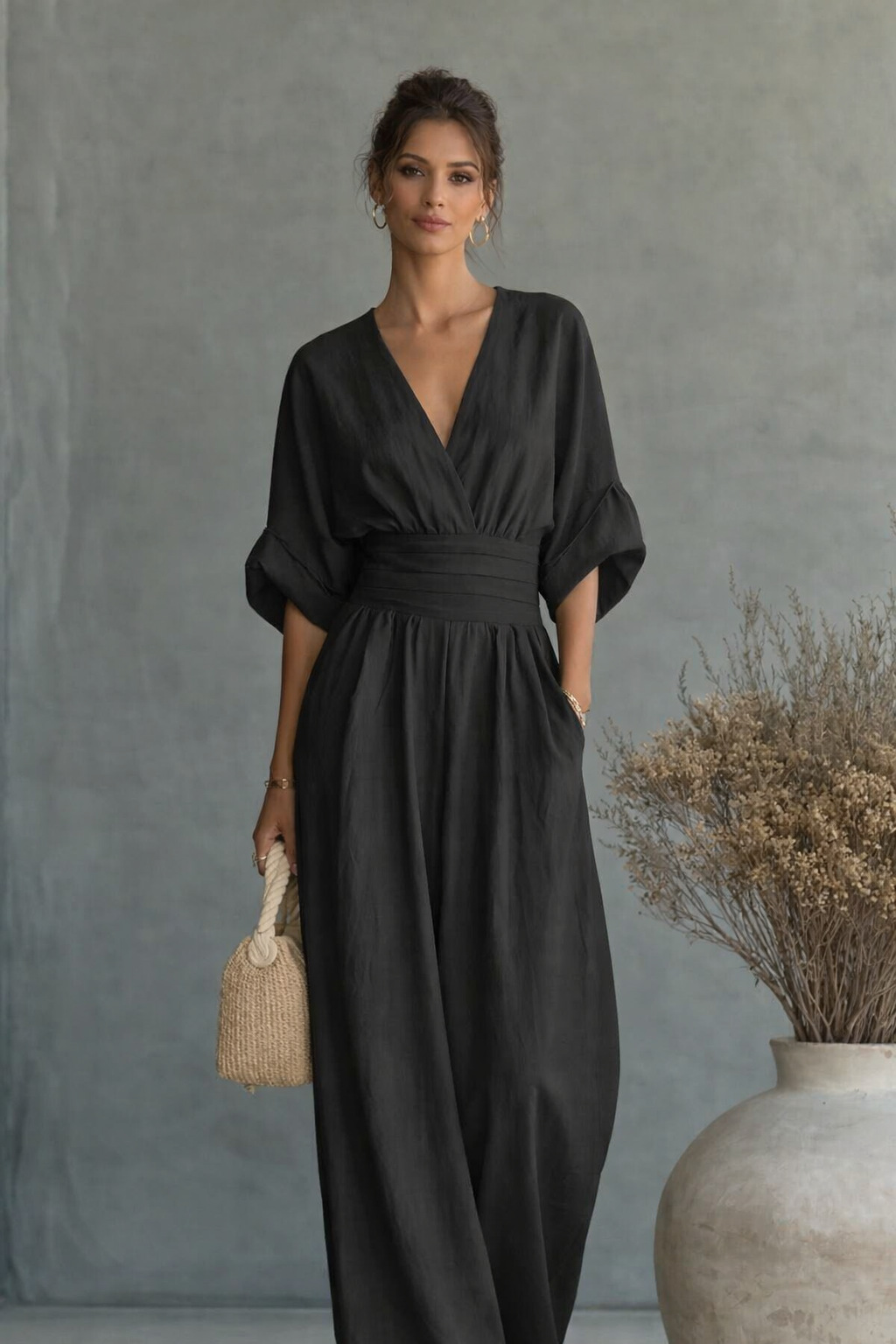 Elegant long dress for summer, suitable for banquets, weddings, and parties.