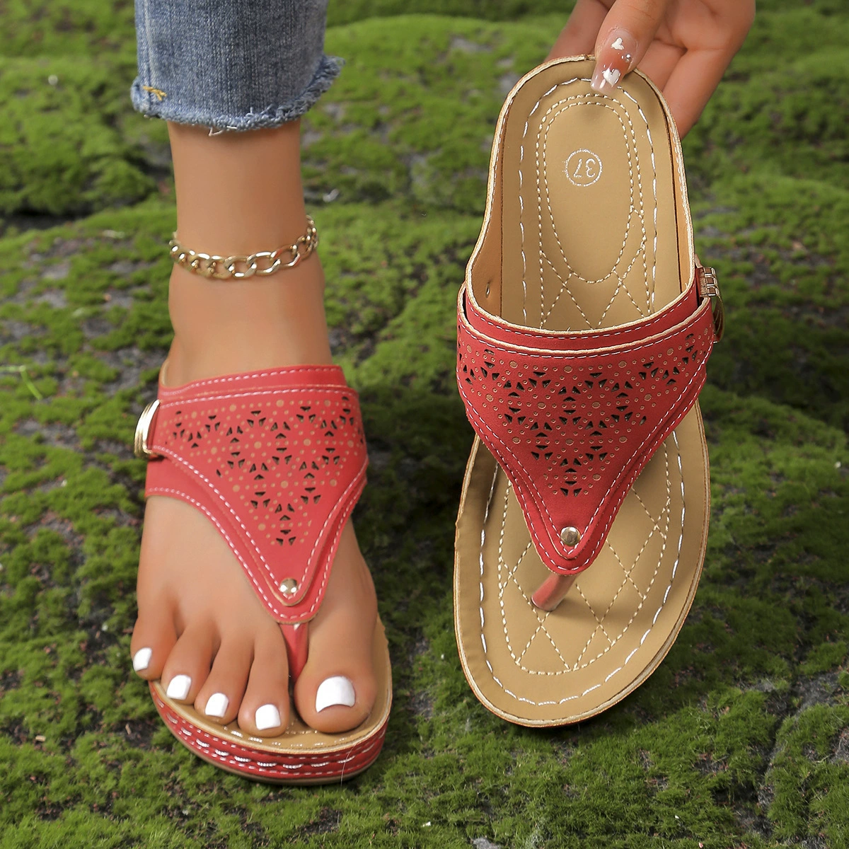 Pain-Relief Wedge Flip Flops for Women – Arch Support Comfort Sandals for Moms (Wide Fit, All-Day Wear)