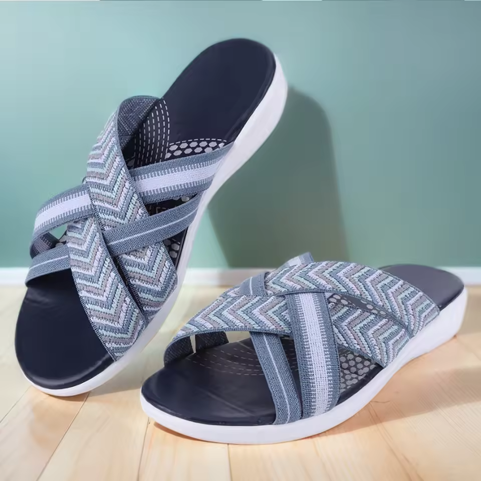 Women Thick Cushion Slippers 2026 Summer Non-Slip Sandals Lightweight Casual Beach Slippers Open Toe Width Cross Strap Sandals