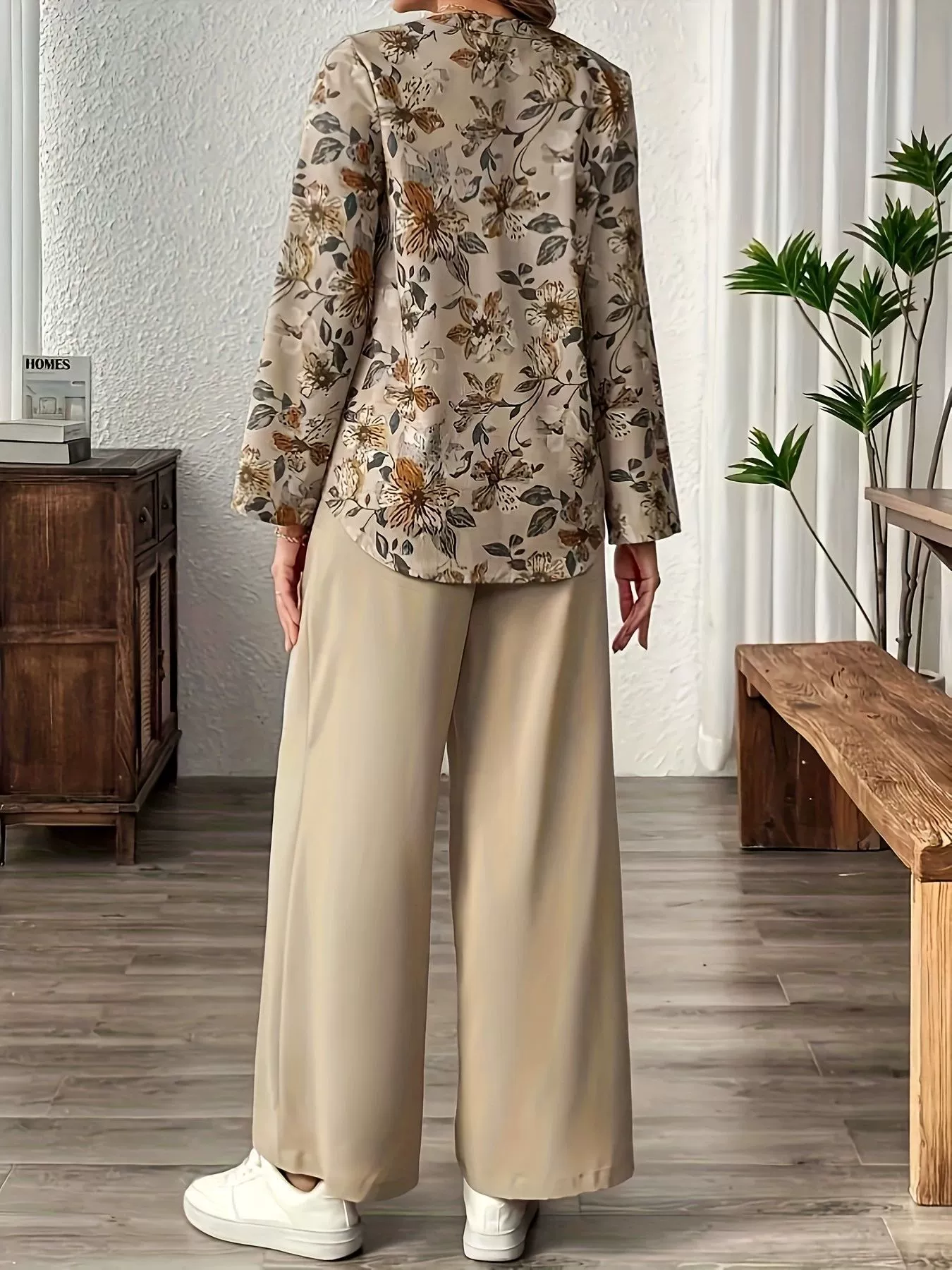 Summer New Arrivals: Retro-Style Printed Shirt + Wide-Leg Trousers