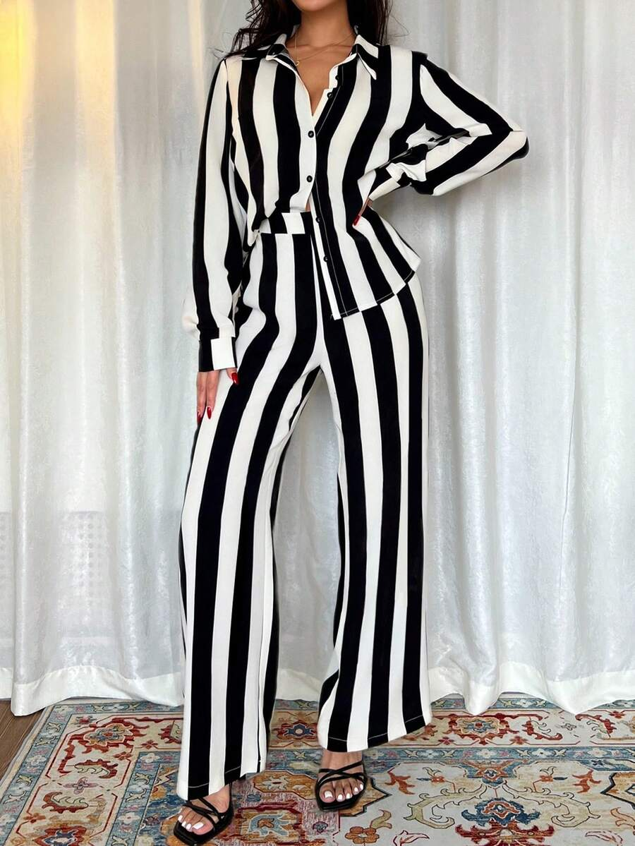 This stylish striped outfit is suitable for both casual wear and work.