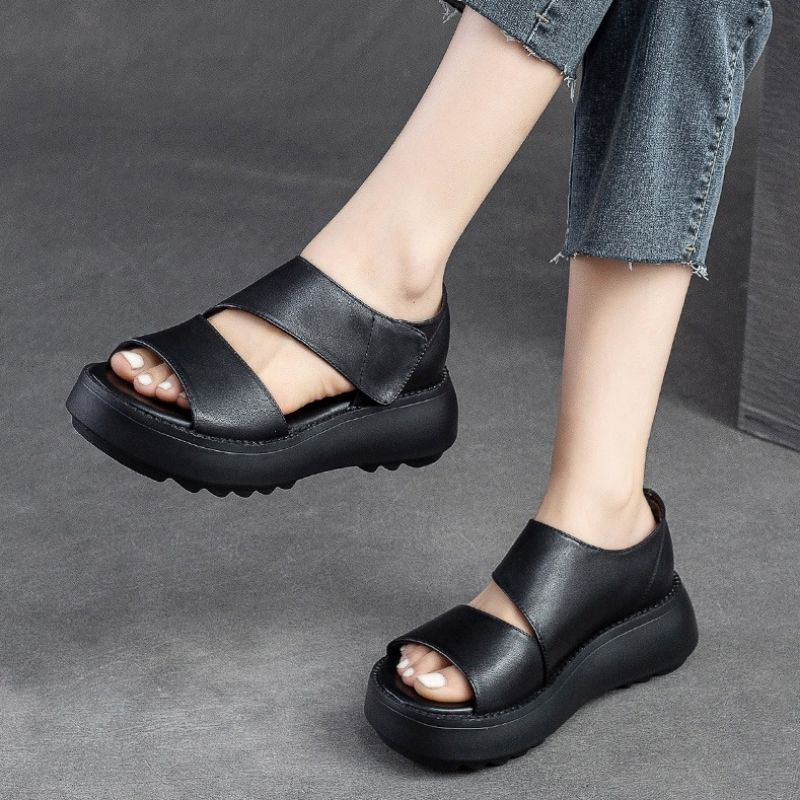 Retro Velcro women's sandals to relieve foot pain.