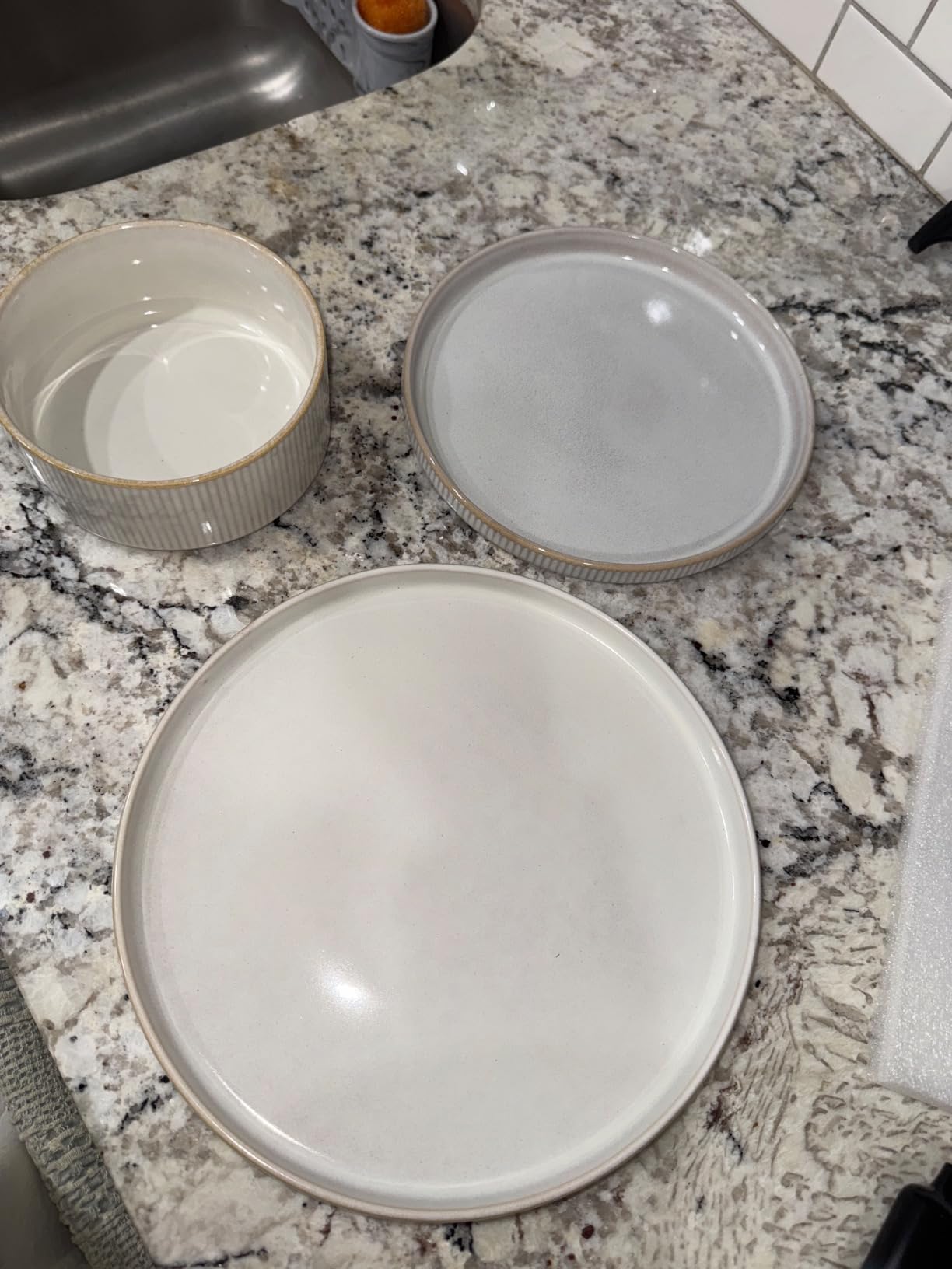 Dinnerware photo