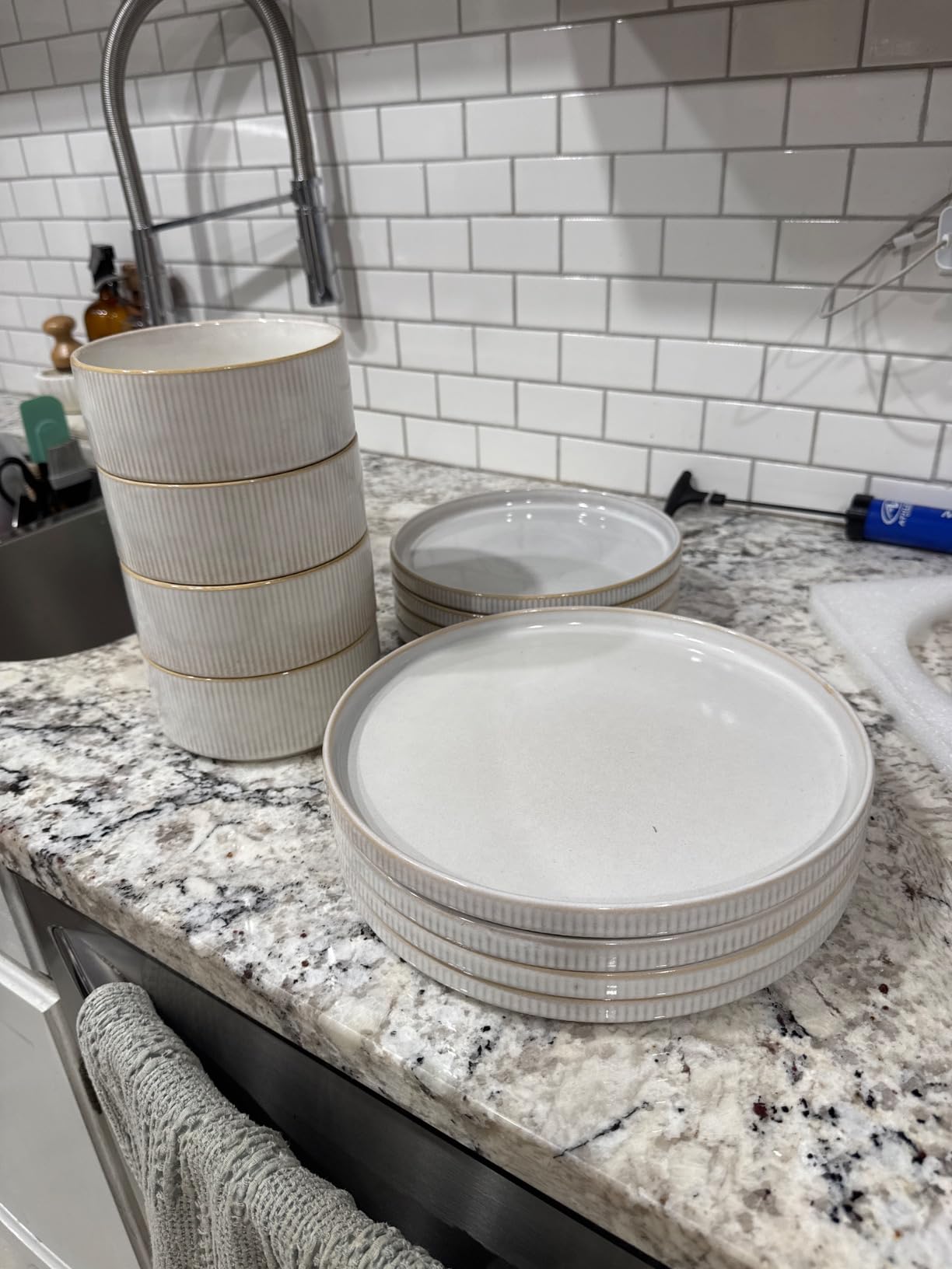 Dinnerware photo