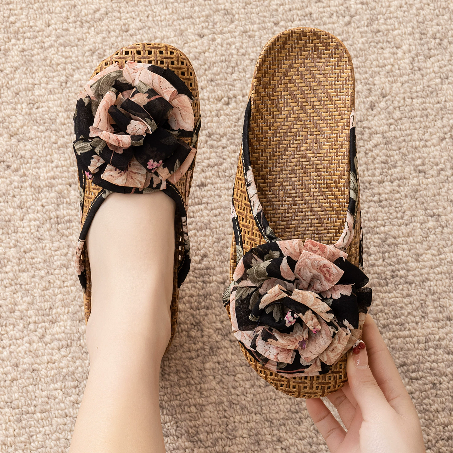 Women's Woven Rattan Flower Slippers