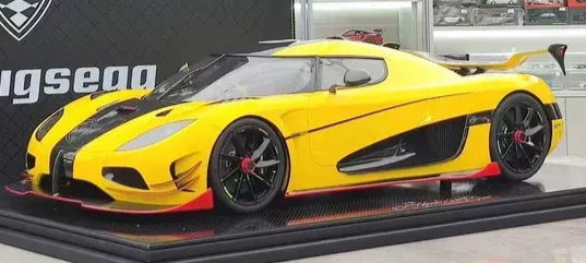 🏎️ 1:8 Scale Koenigsegg Collector Model