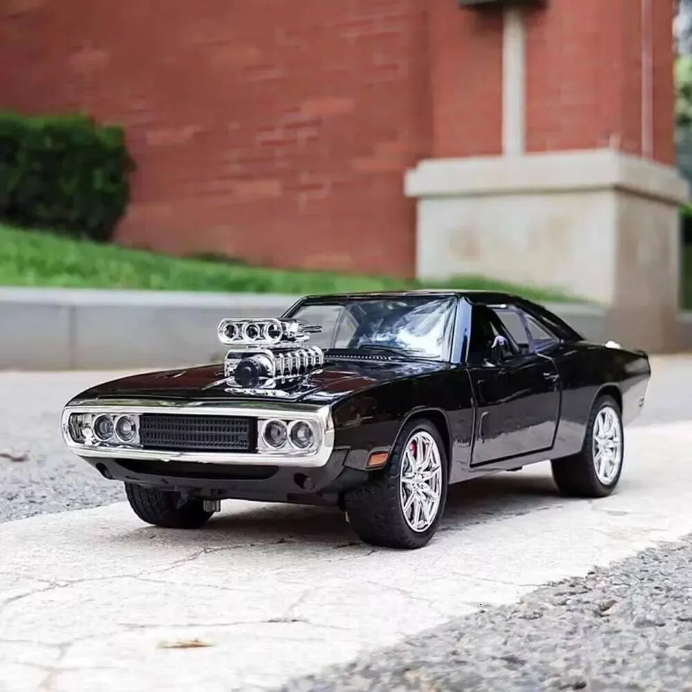 🚗 1:8 Charger Challenger SRT Hellcat RC Model Car Toy