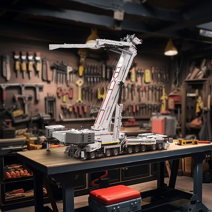 📱 Tech-Controlled Construction Crane | 8,506-Piece Programmable Building Set