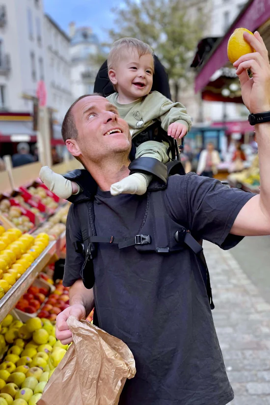 See the World from Their Favorite Spot 🧡 The Foldable, Lightweight Shoulder Carrier for Everyday Explorers
