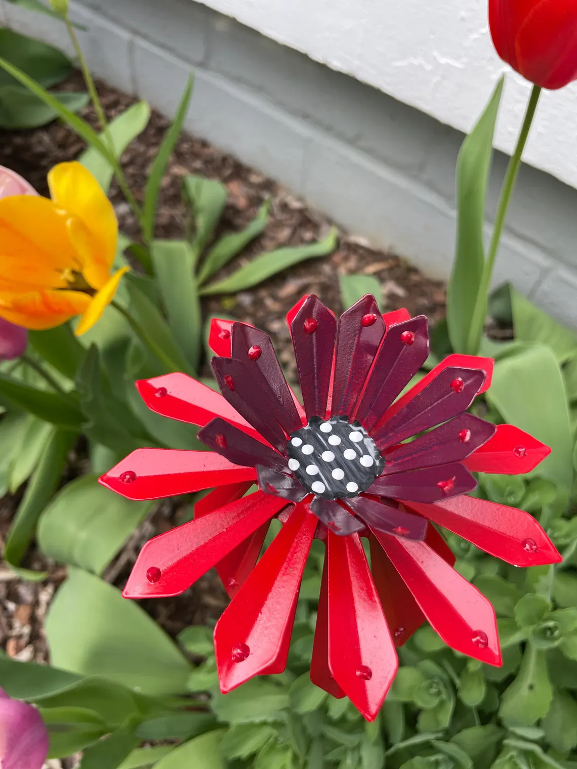 🌺Mother's Day 50% OFF💕✨ Handcrafted Metal Zinnia Flower Garden Stake