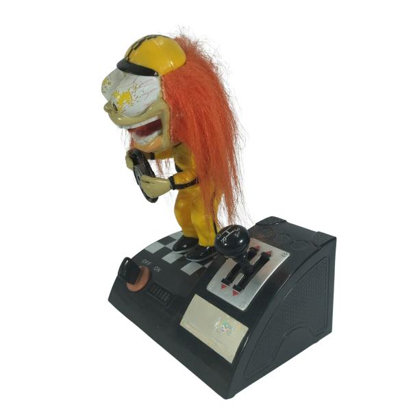 😵‍💫 Retro Animated Pilot Figure – 4-Speed Shifter, Head-Shaking Engine Roars 🚗💨