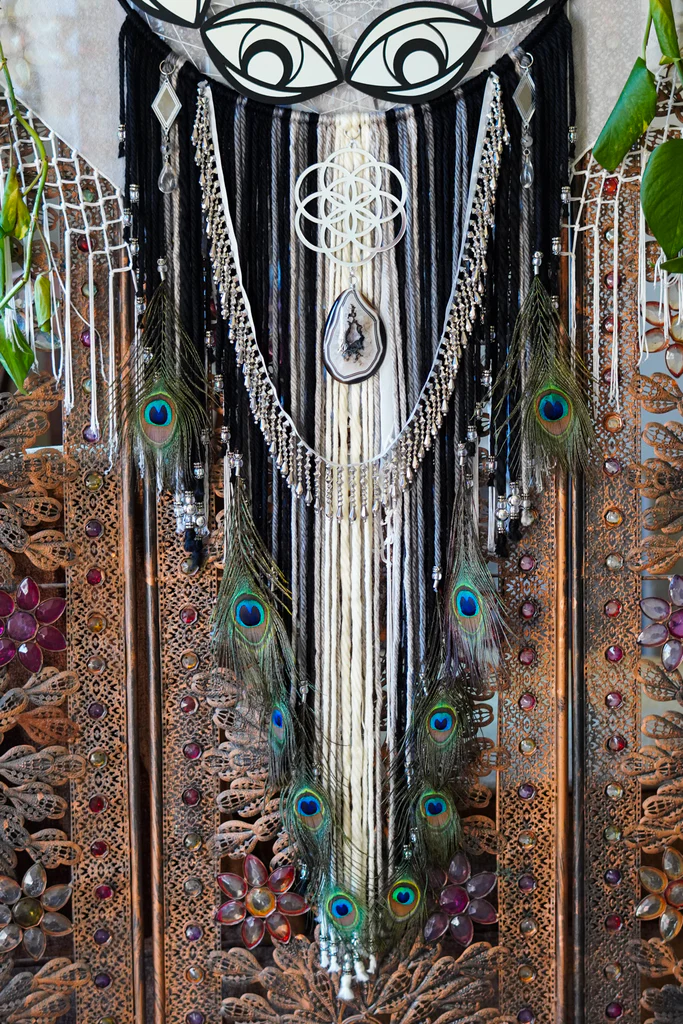 ✨ Mirrored Eye Mandala Dreamcatcher with Natural Quartz & Agate Accents