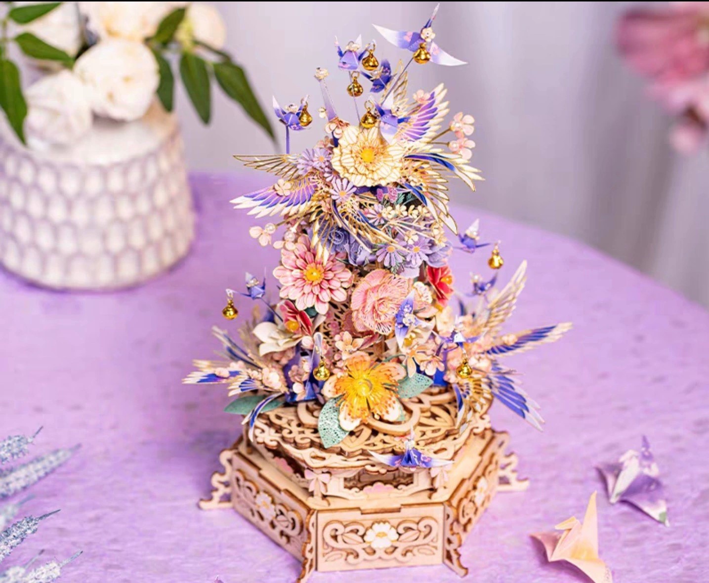 "Stop giving your girlfriend or friends just lipsticks and bags for gifts! Why not give a heartfelt, self-made DIY gift instead? 💯"