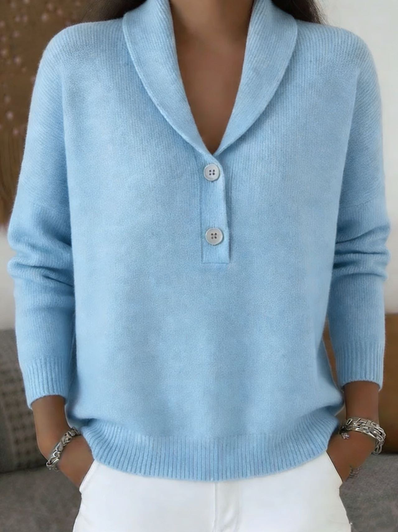 Klassische Strickjacke für Damen mit Reverskragen und V-Ausschnitt – Figurfreundlich & Elegant