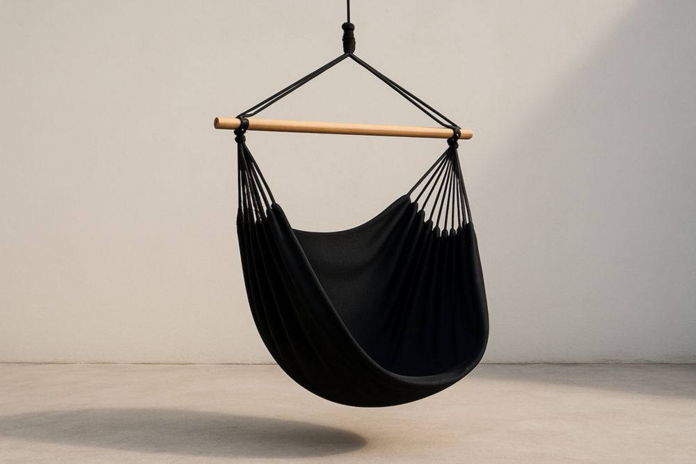 Chaise Suspendue en Tissu Noir avec Support en Bois-Roomnookco