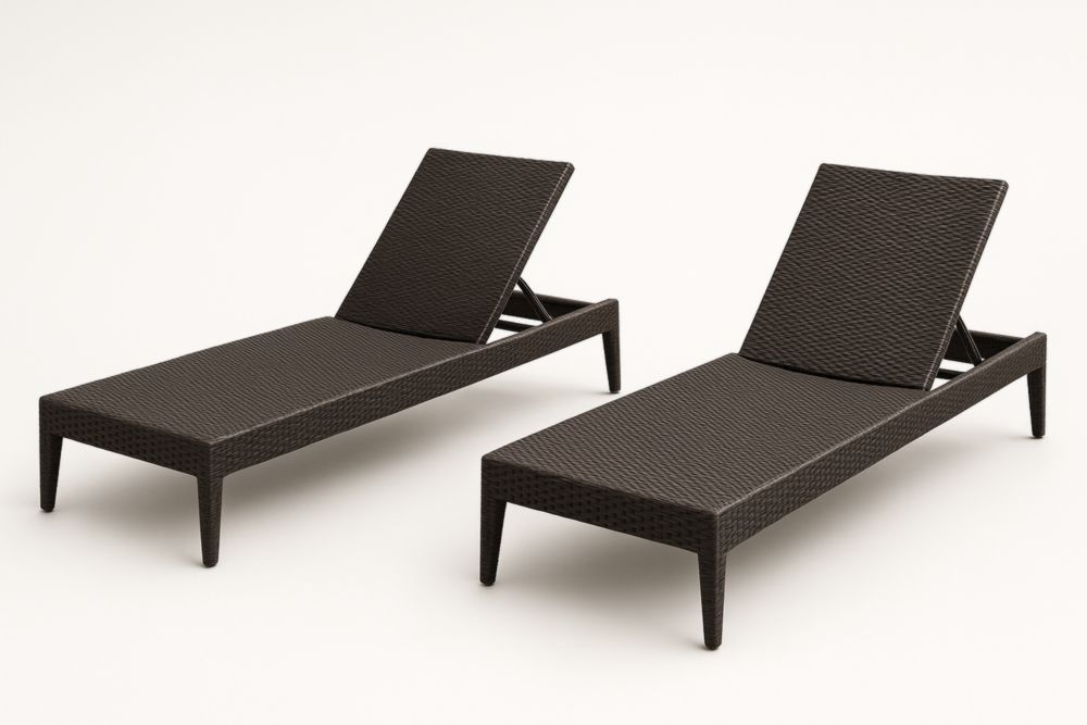 Lot de 2 chaises longues en résine tressée brun
