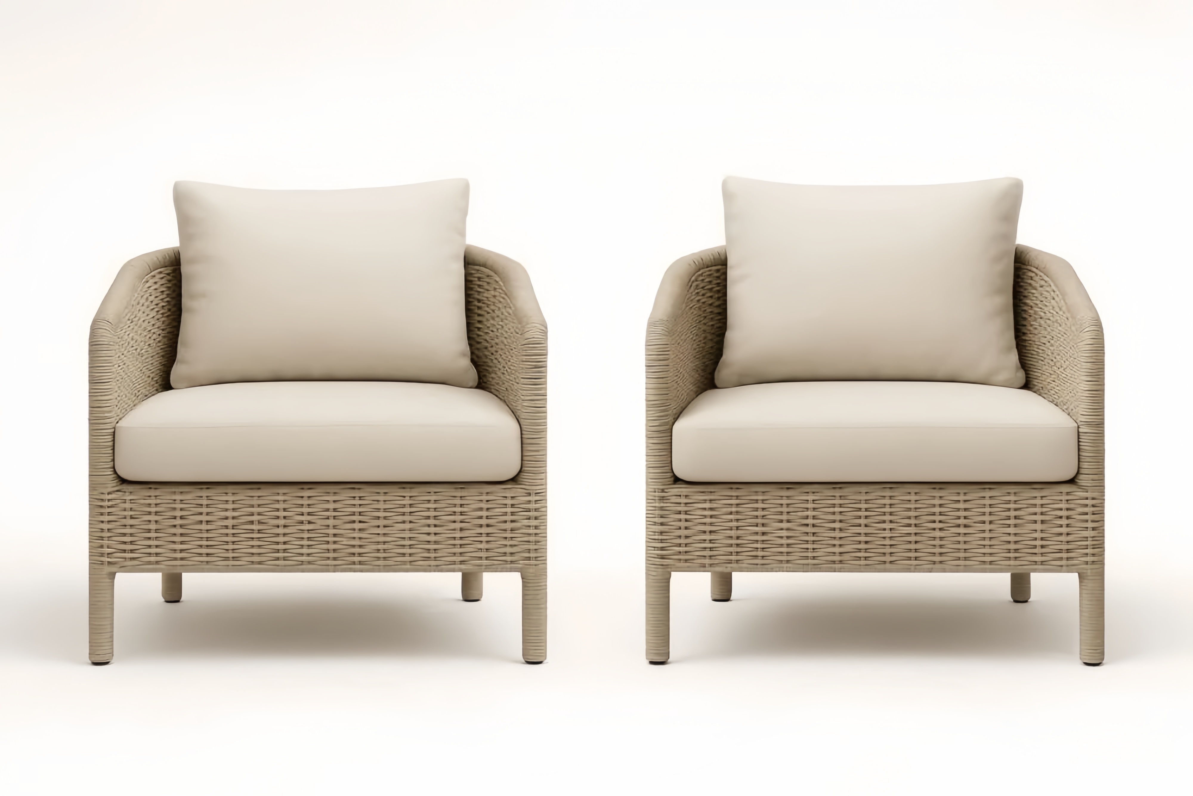 Paire de fauteuils d'extérieur en résine tressée avec coussins en polyester