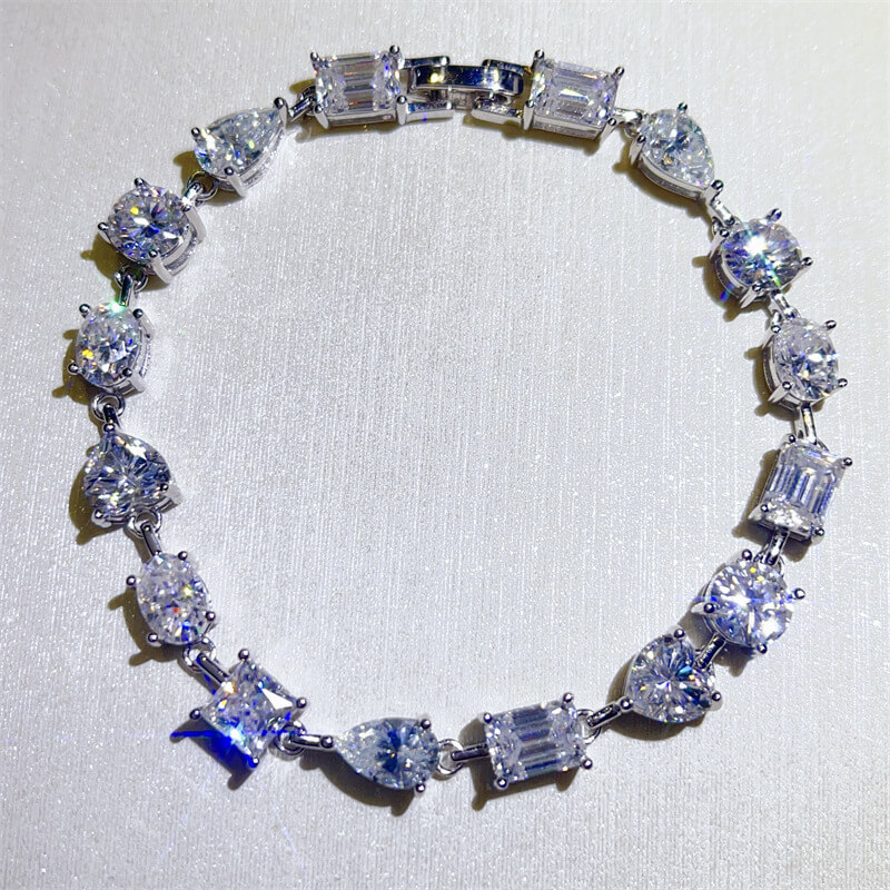 The Radiant Stream| S925 Silver Moissanite Bangle