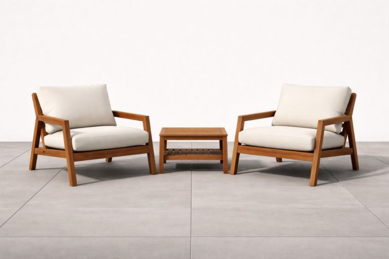 Set di Poltrone in Legno con Cuscini Bianchi e Tavolino