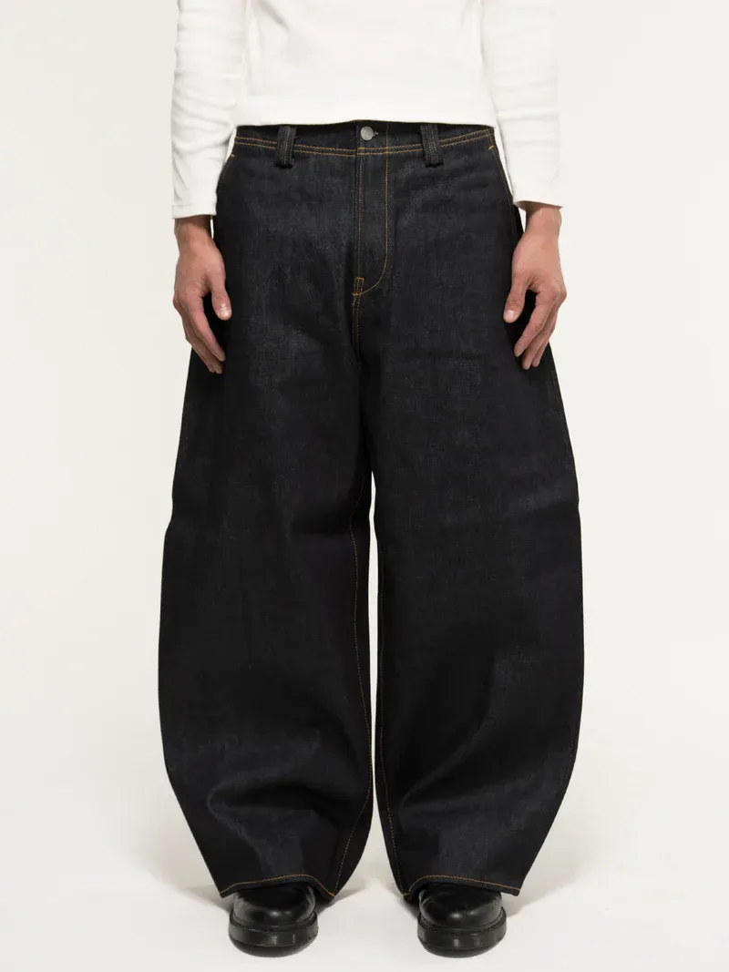 JAPANESE SELVEDGE  CURVED-LEGS JEANS