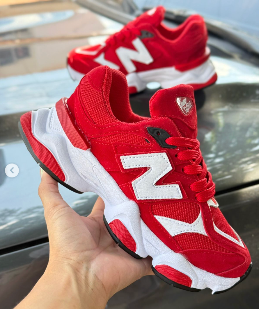 Scarpe New Balance 9060 - Edizione Speciale Red