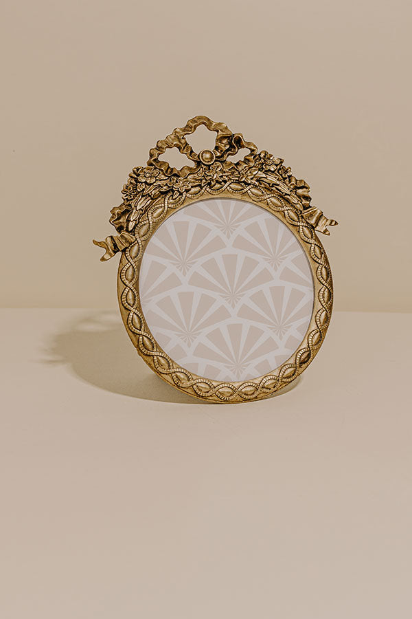 Beautiful Bow Round Photo Frame-Beginning Fashion