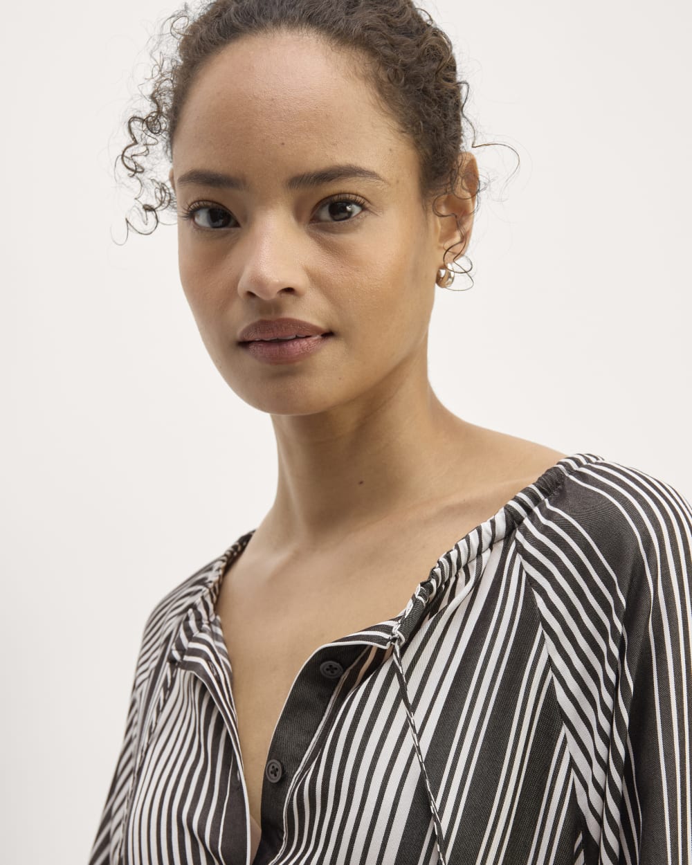 The TENCEL™ Gathered Maxi Dress | Black / Bone-styoma