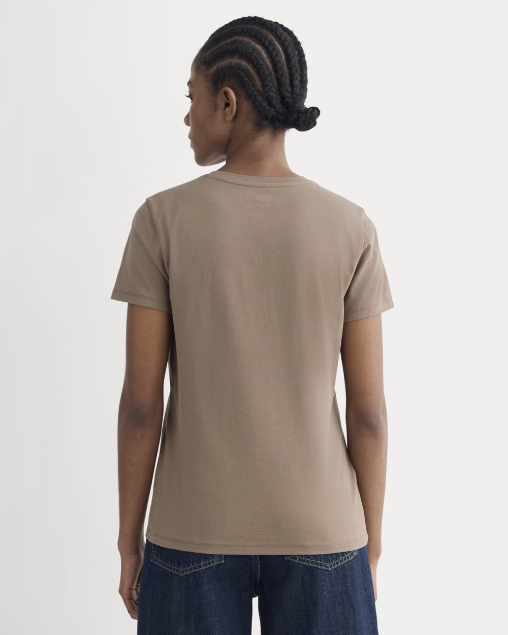 The Slim V-Neck Tee in Essential Cotton | Clay-styoma