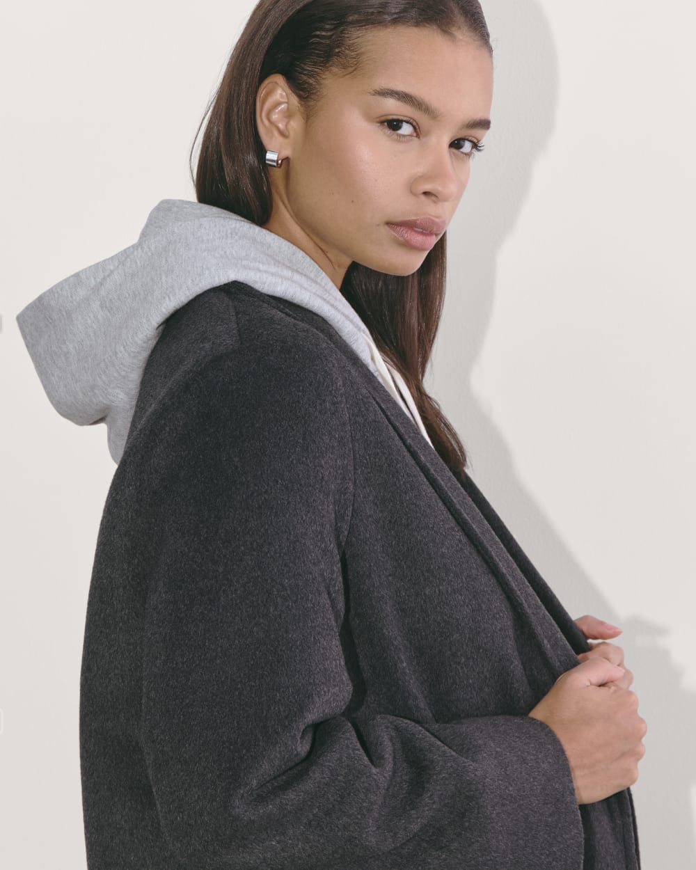 The Topcoat in Wool | Dark Charcoal Melange-styoma