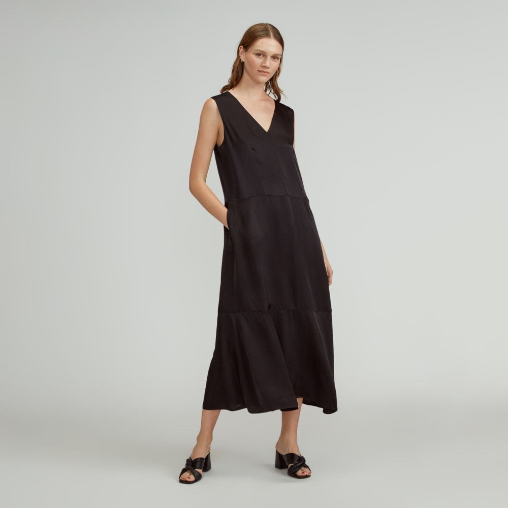 The Satin V-Neck Maxi Dress | Black-styoma