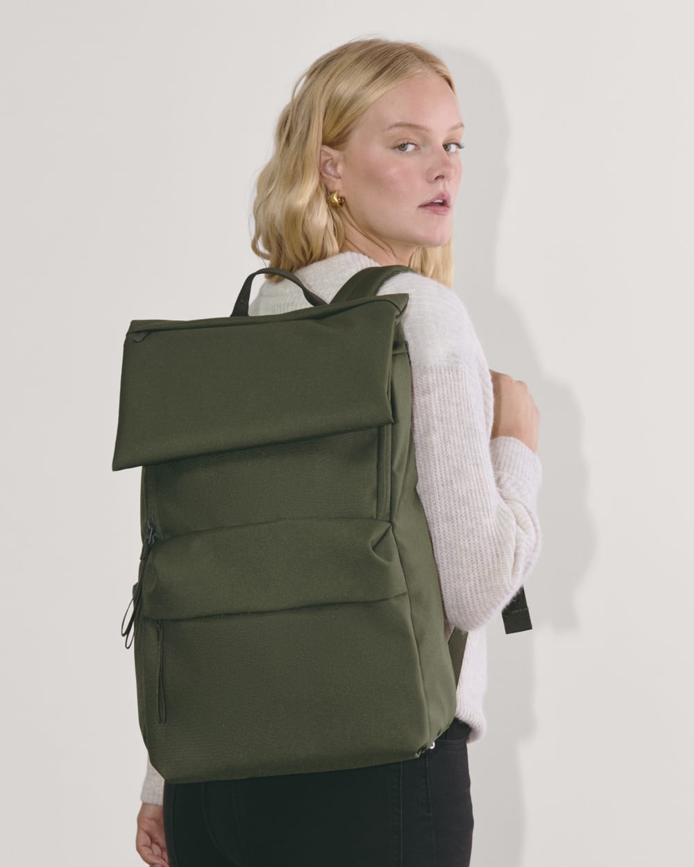 The ReNew Transit Backpack | Dark Forest-styoma