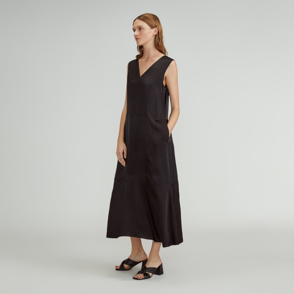 The Satin V-Neck Maxi Dress | Black-styoma