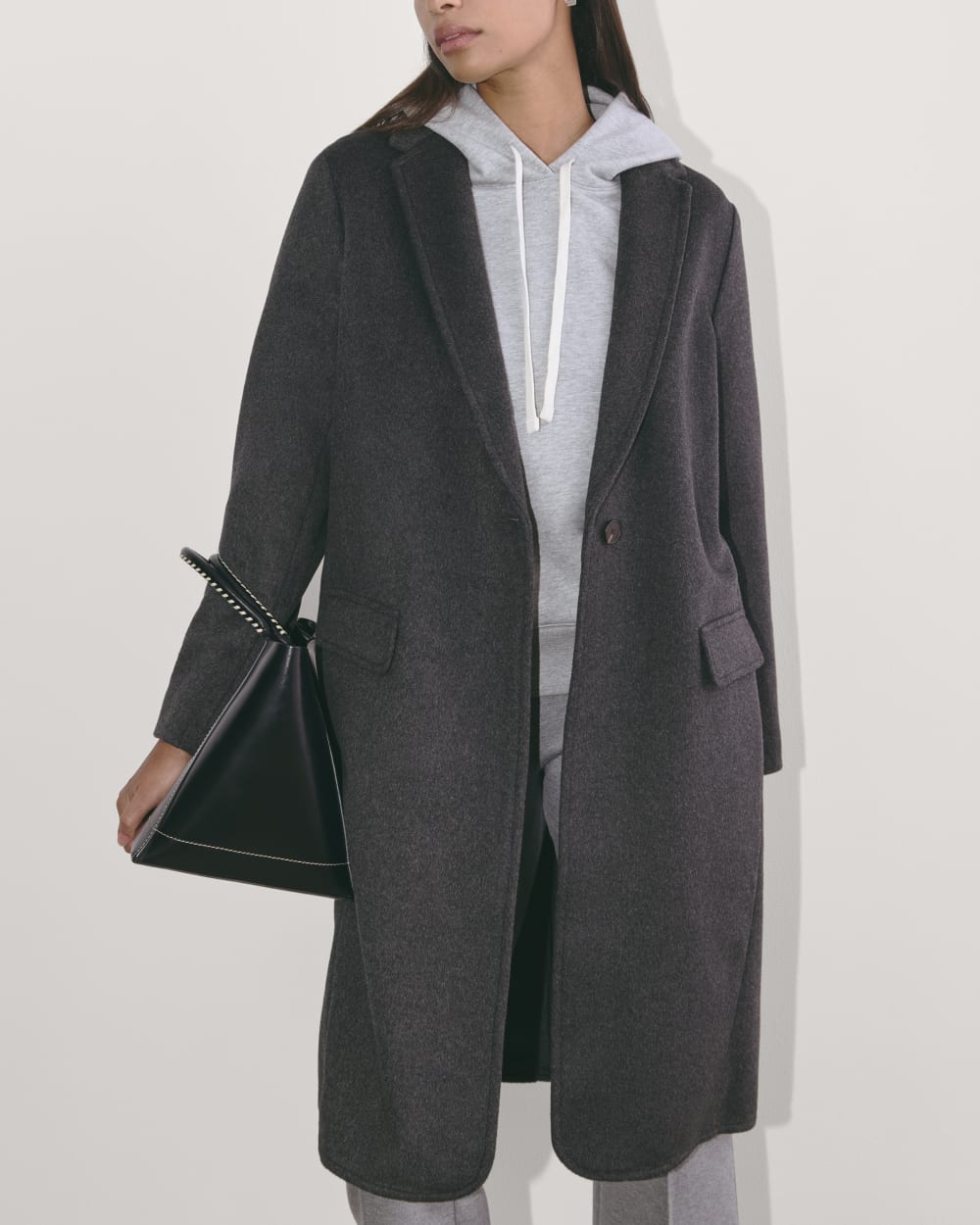 The Topcoat in Wool | Dark Charcoal Melange-styoma