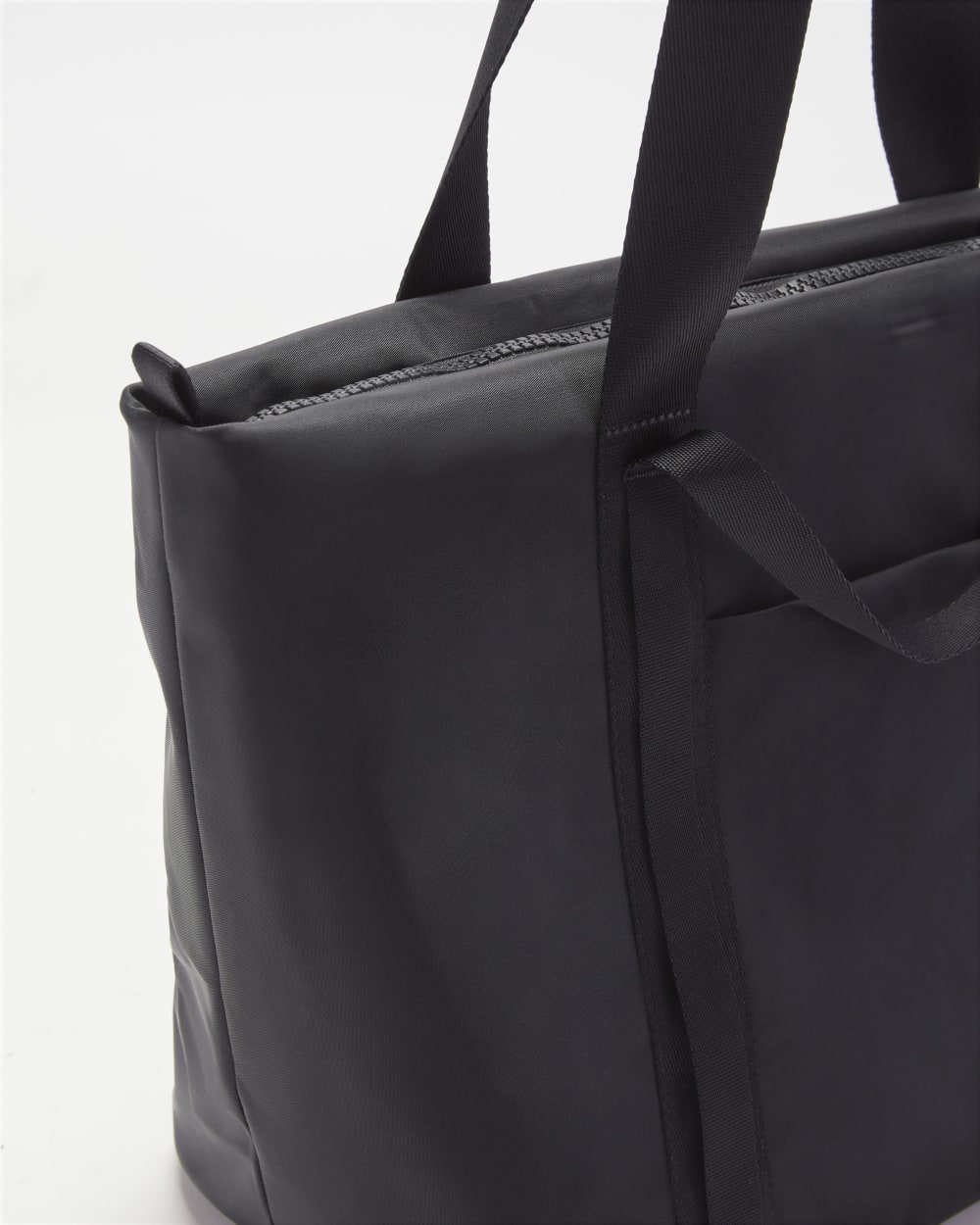 The Recycled Nylon Tote | Black-styoma