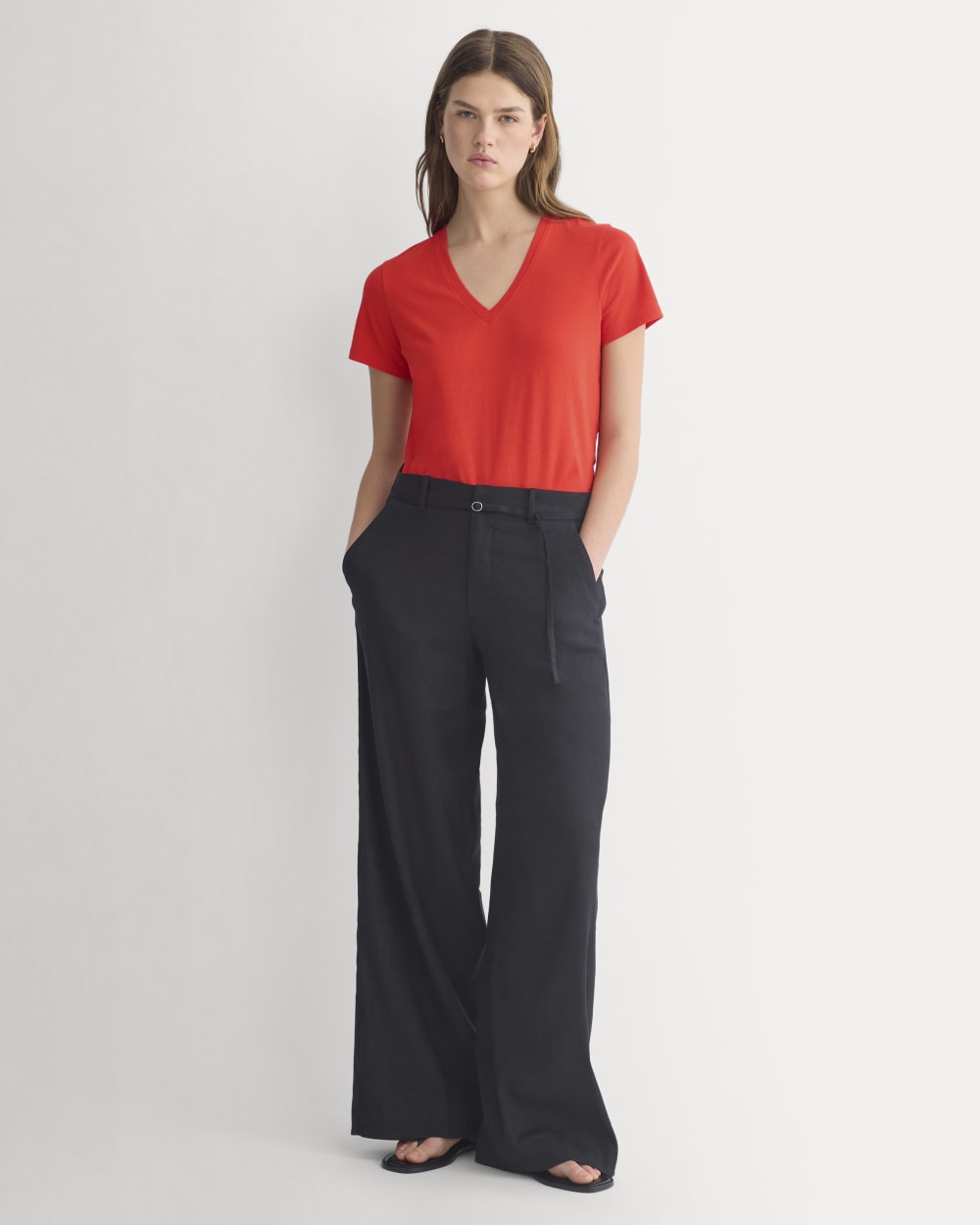 The Slim V-Neck Tee in Essential Cotton | Fiery Red-styoma