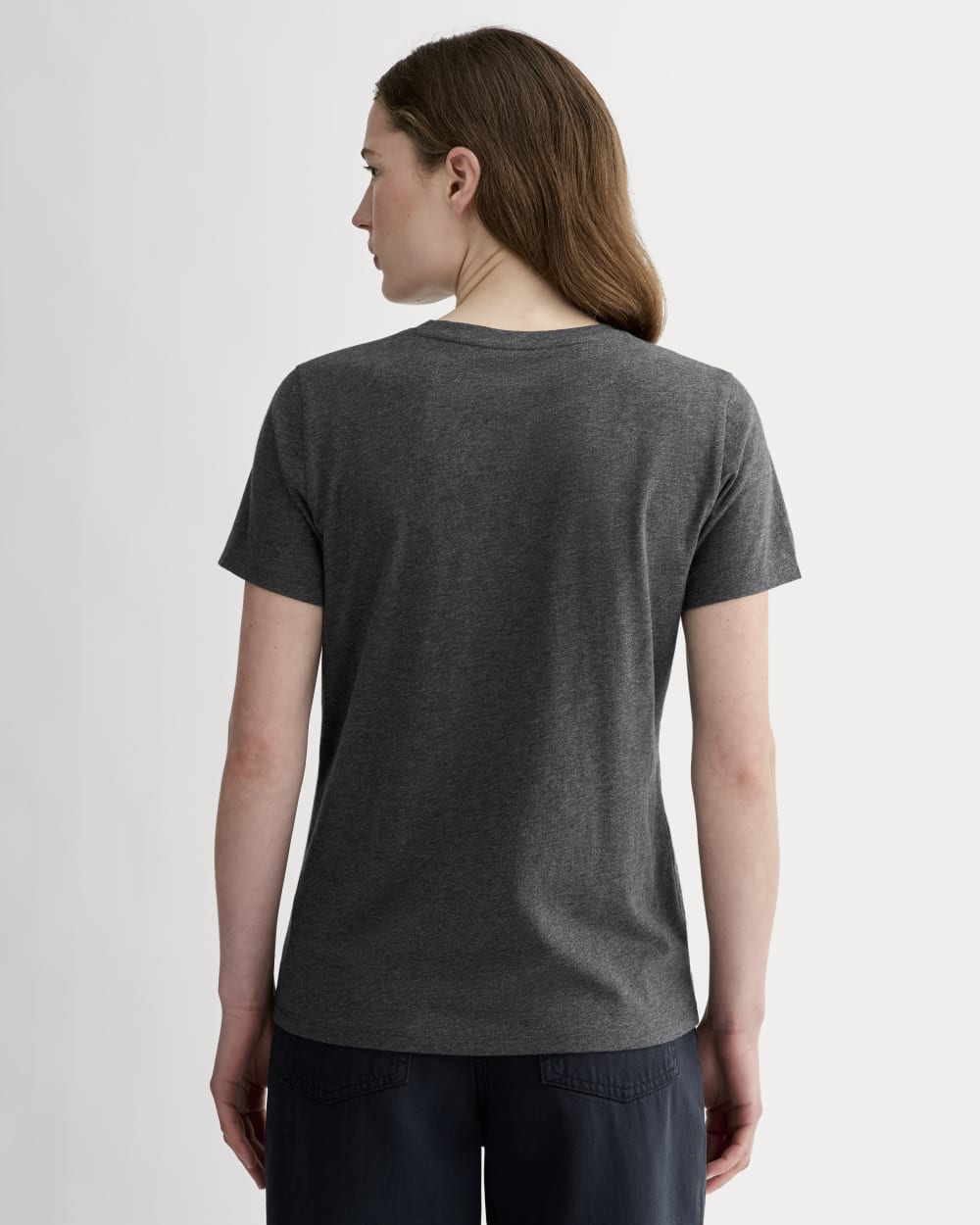 The Slim V-Neck Tee in Essential Cotton | Heathered Soot-styoma