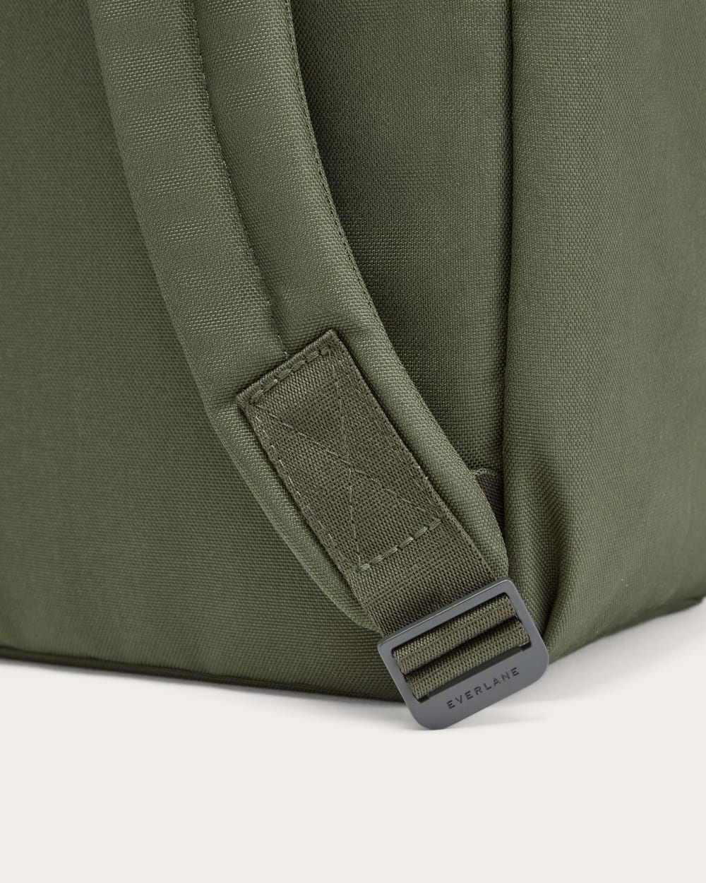 The ReNew Transit Backpack | Dark Forest-styoma