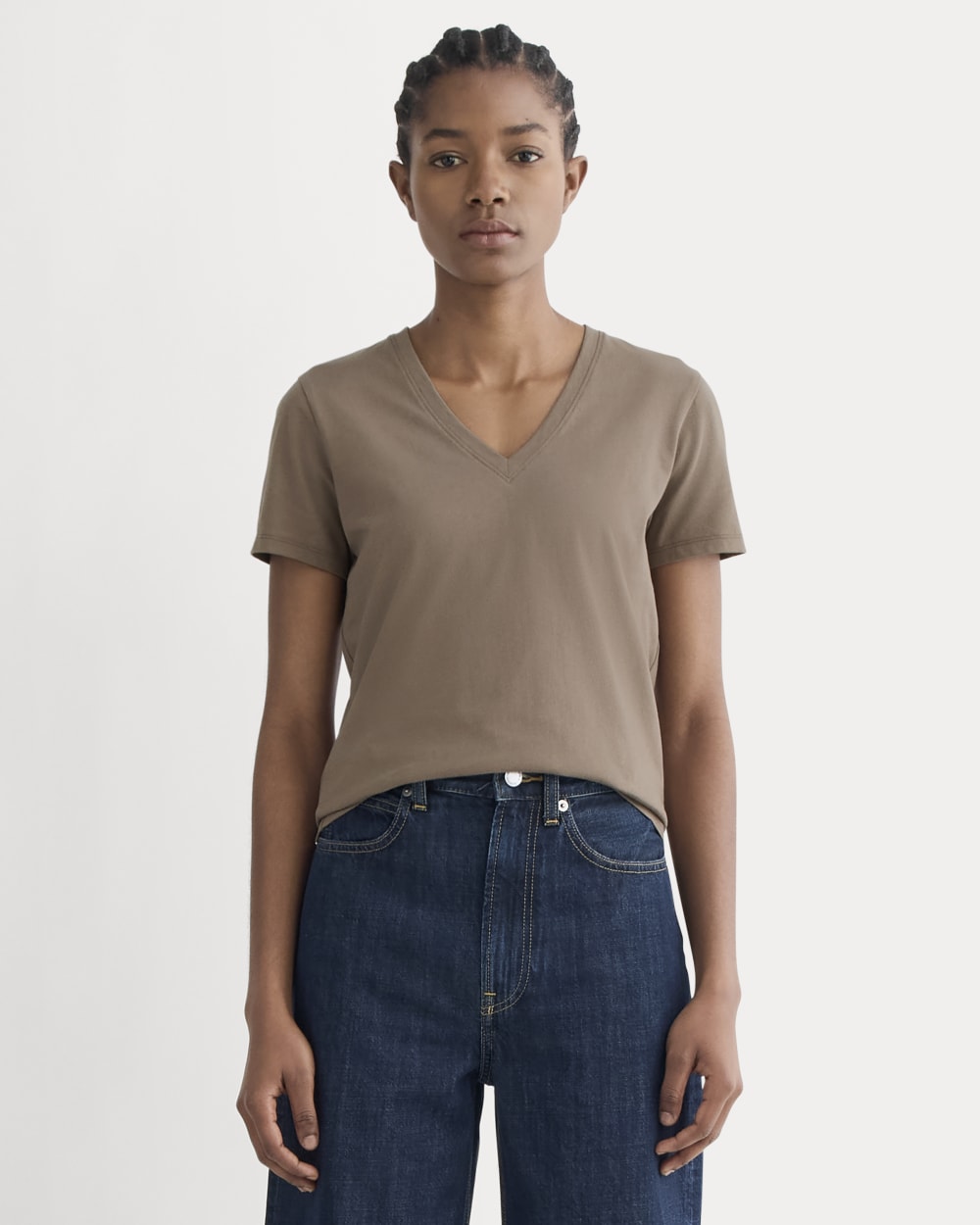 The Slim V-Neck Tee in Essential Cotton | Clay-styoma