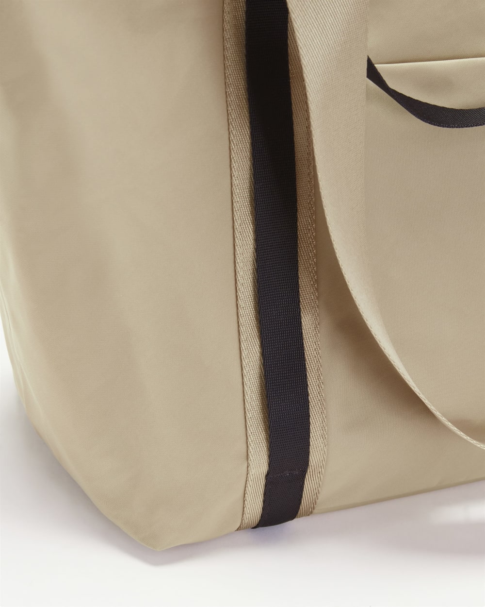 The Recycled Nylon Tote | Khaki-styoma