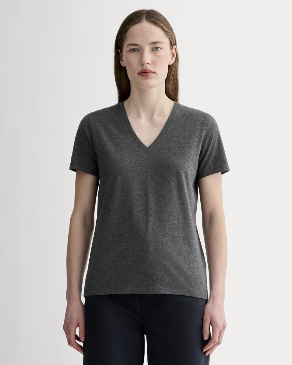 The Slim V-Neck Tee in Essential Cotton | Heathered Soot-styoma