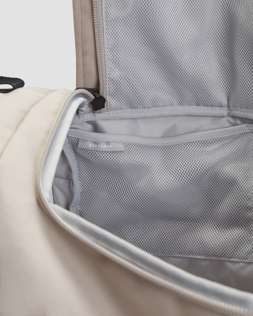 The ReNew Transit 4-Way Duffle | Warm Quartz-styoma