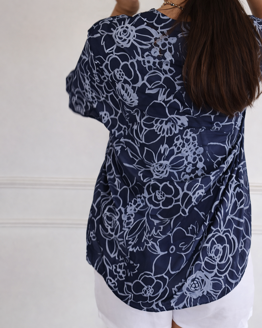  Elegant Blouse with Pocket