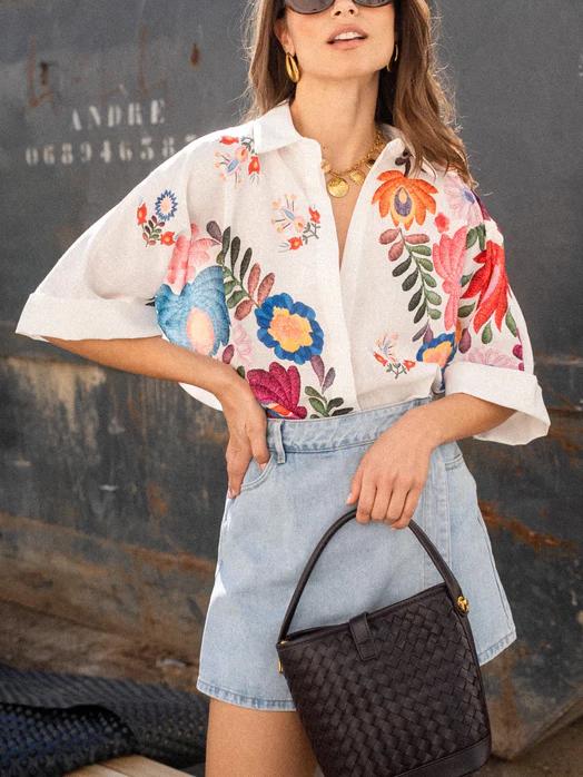 Carla short-sleeved shirt with floral pattern